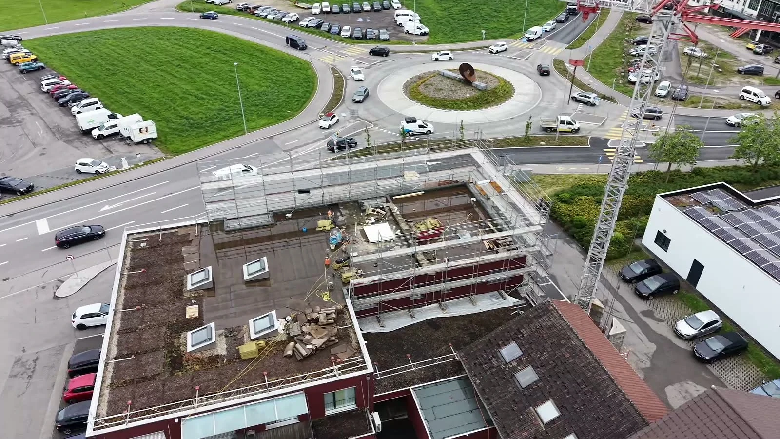 Loosli Willisau — Drohnenaufnahme mit Kreisel und Lage am Ortseingang